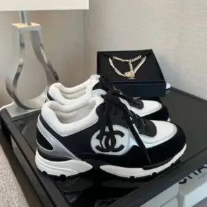 CHANEL Trainer Sneaker