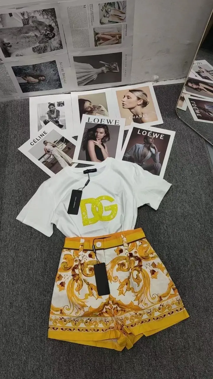 Dolce & Gabbana Majolica Print T-Shirt & Shorts Set Dolce & Gabbana Majolica Print T-Shirt & Shorts Set