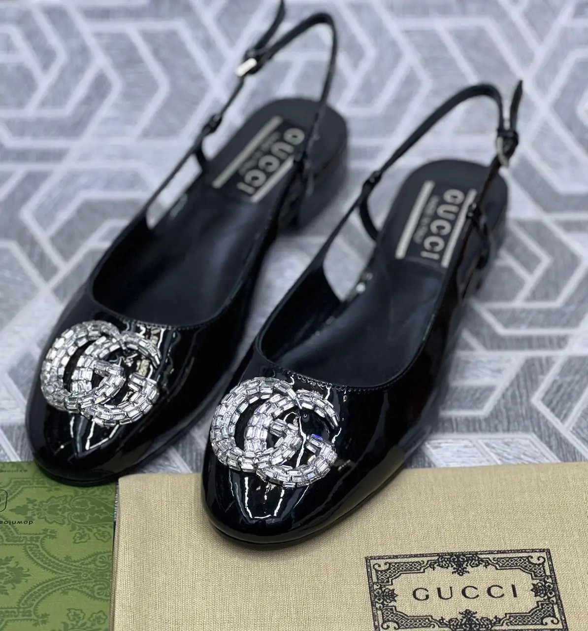 GUCCI Logo Embellished Leather Slingback Flats GUCCI Logo Embellished Leather Slingback Flats
