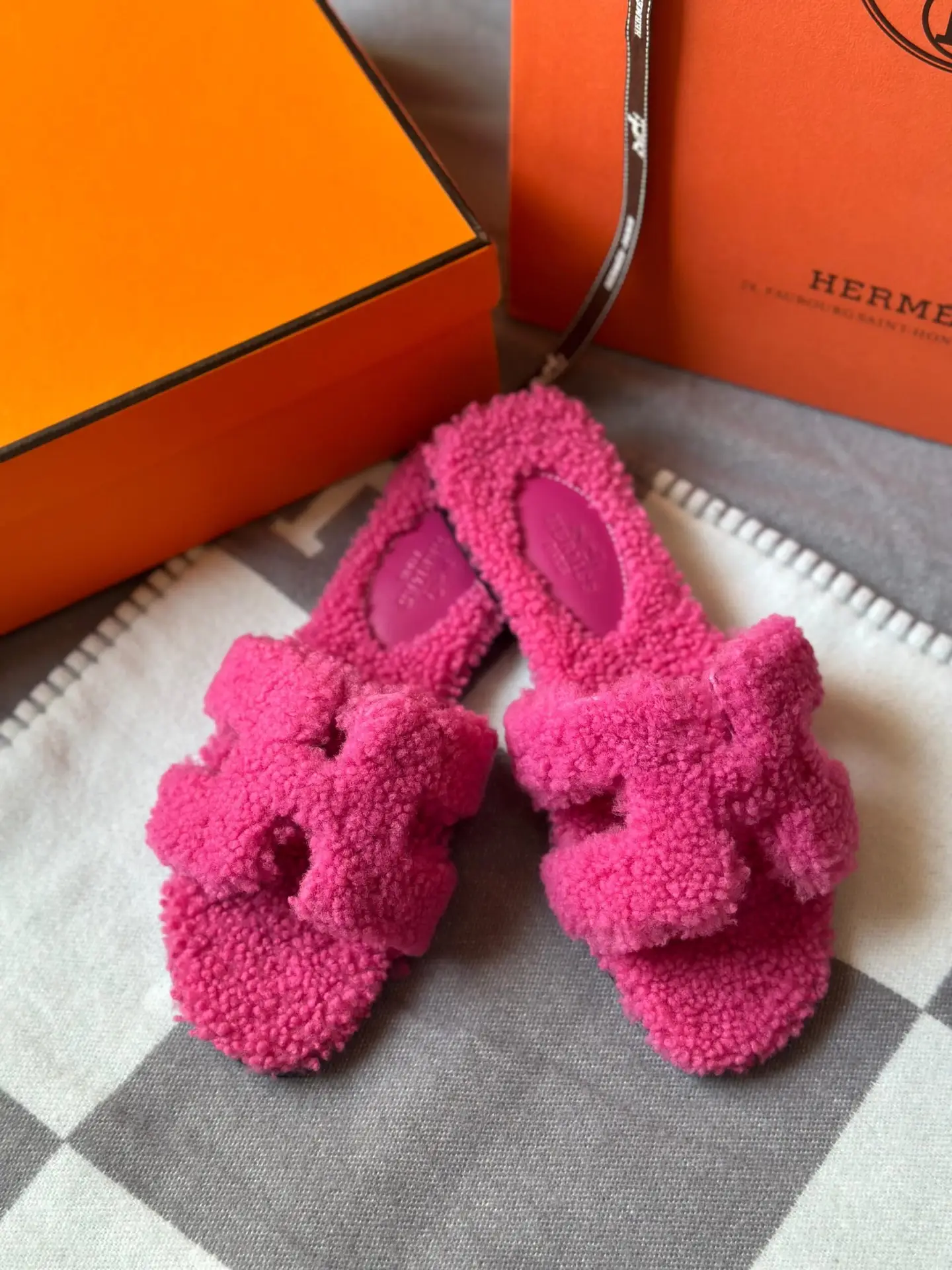 HERMES Woolskin Oran Sandals HERMES Woolskin Oran Sandals