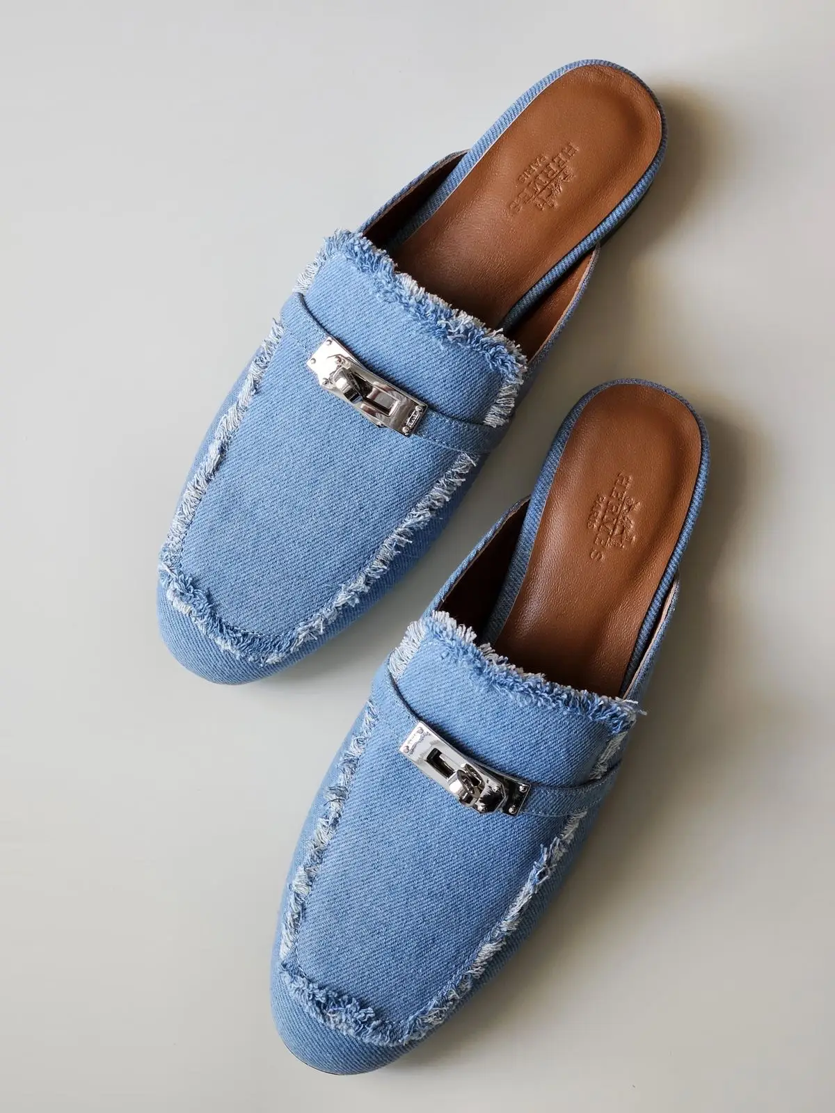 Hermès Oz Mules Fringed Denim Sandals Hermès Oz Mules Fringed Denim Sandals