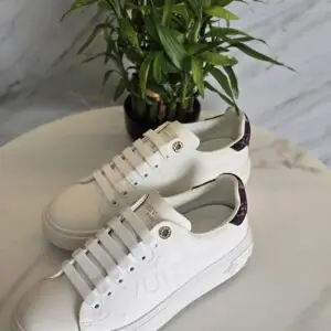 LOUSE VUITTON