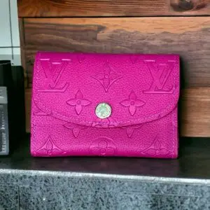 LOUSE VUITTON