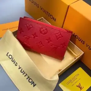 LOUSE VUITTON