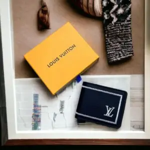 LOUSE VUITTON