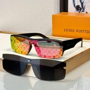 LOUSE VUITTON