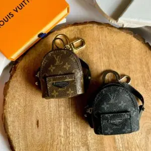 LOUSE VUITTON