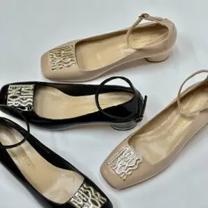 LOUISE VUITTON Beige Sneaker