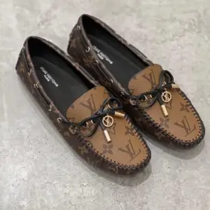 LOUISE VUITTON Gloria Flat Loafer