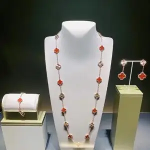 VAN CLEEF & ARPELS