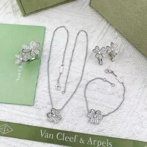VAN CLEEF & ARPELS