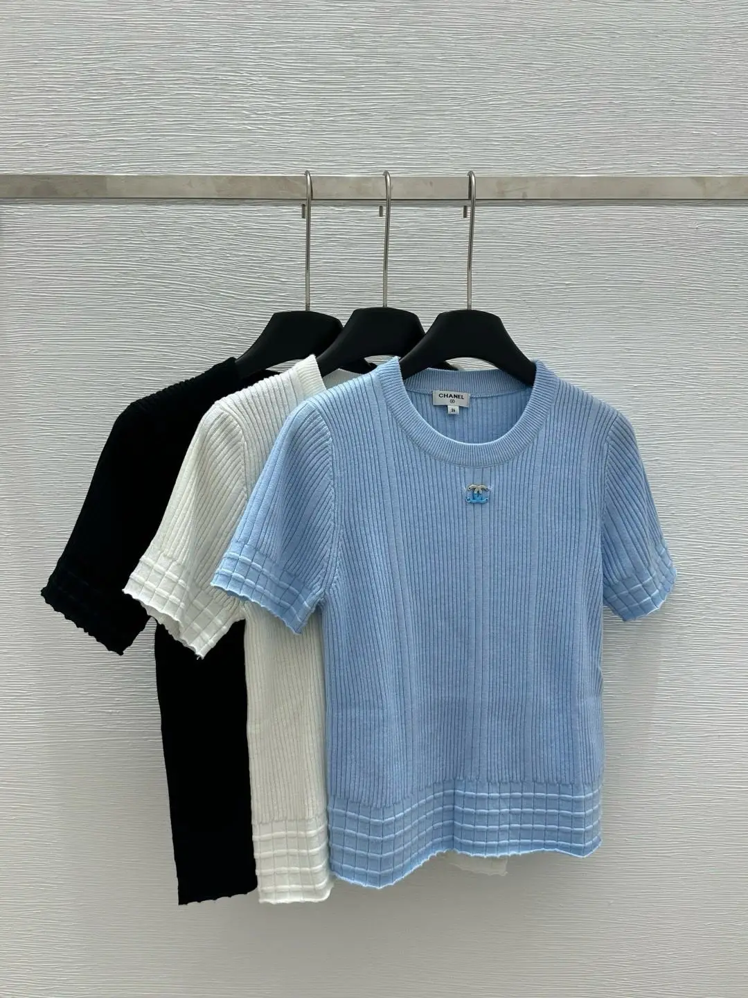CHANEL Signature CC Knitwear T-Shirt CHANEL Signature CC Knitwear T-Shirt