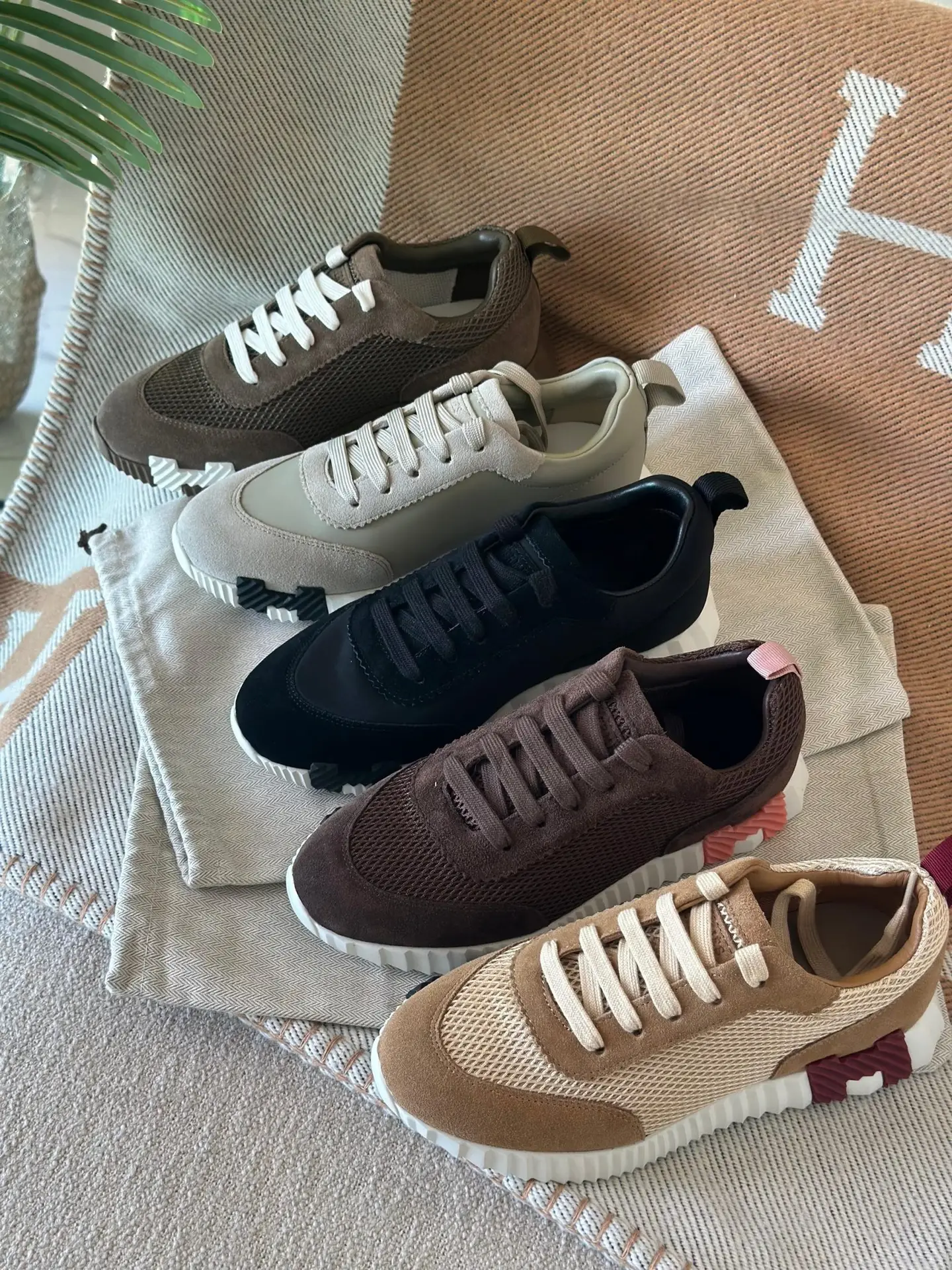 Ultra-Responsive Bouncing Sneakers Ultra-Responsive Bouncing Sneakers