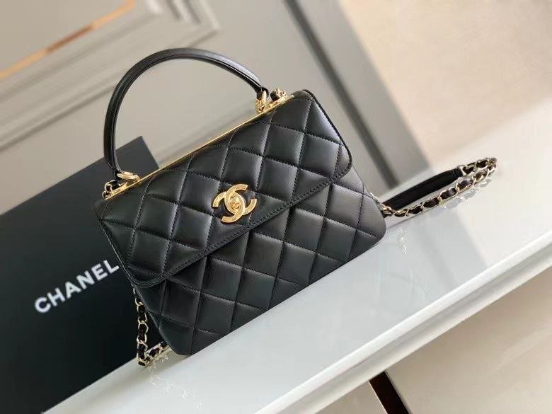 CHANEL Classic Flap Bag CHANEL Classic Flap Bag
