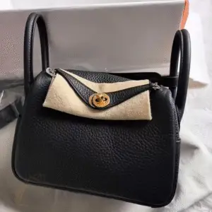 HERMES Lindy 26 Bag