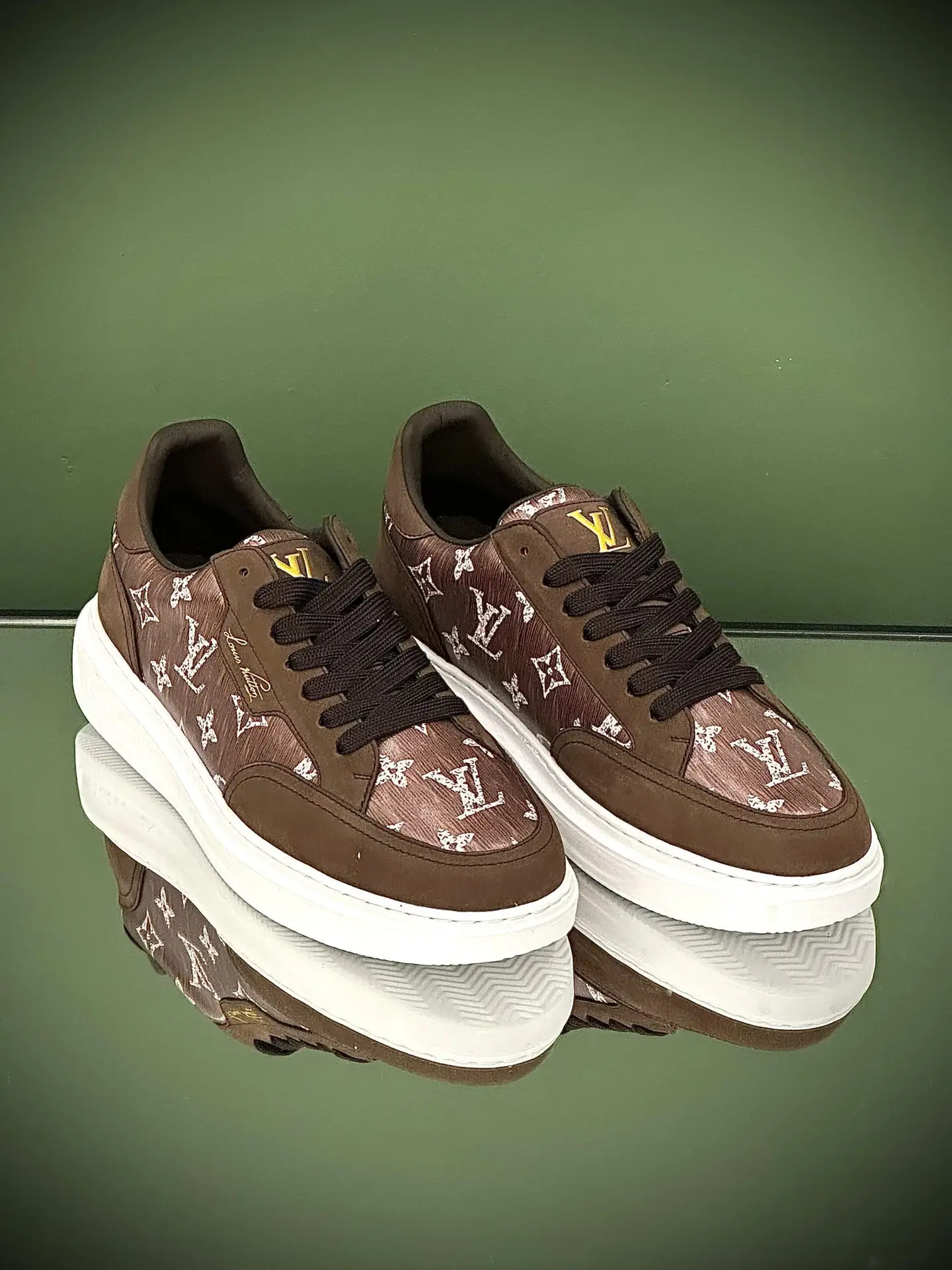 LOUIS VUITTON Beverly Hills Sneaker LOUIS VUITTON Beverly Hills Sneaker