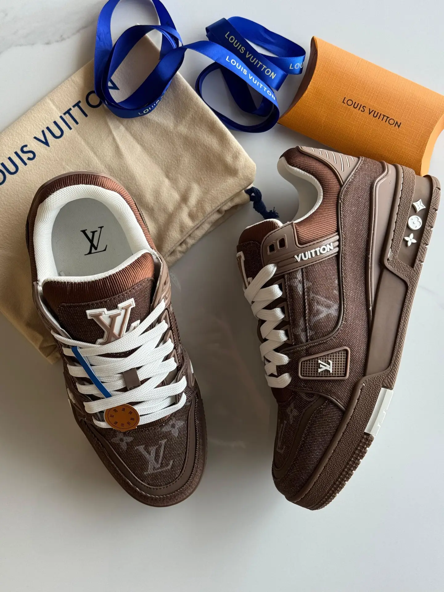 LOUIS VUITTON Trainer Sneaker LOUIS VUITTON Trainer Sneaker