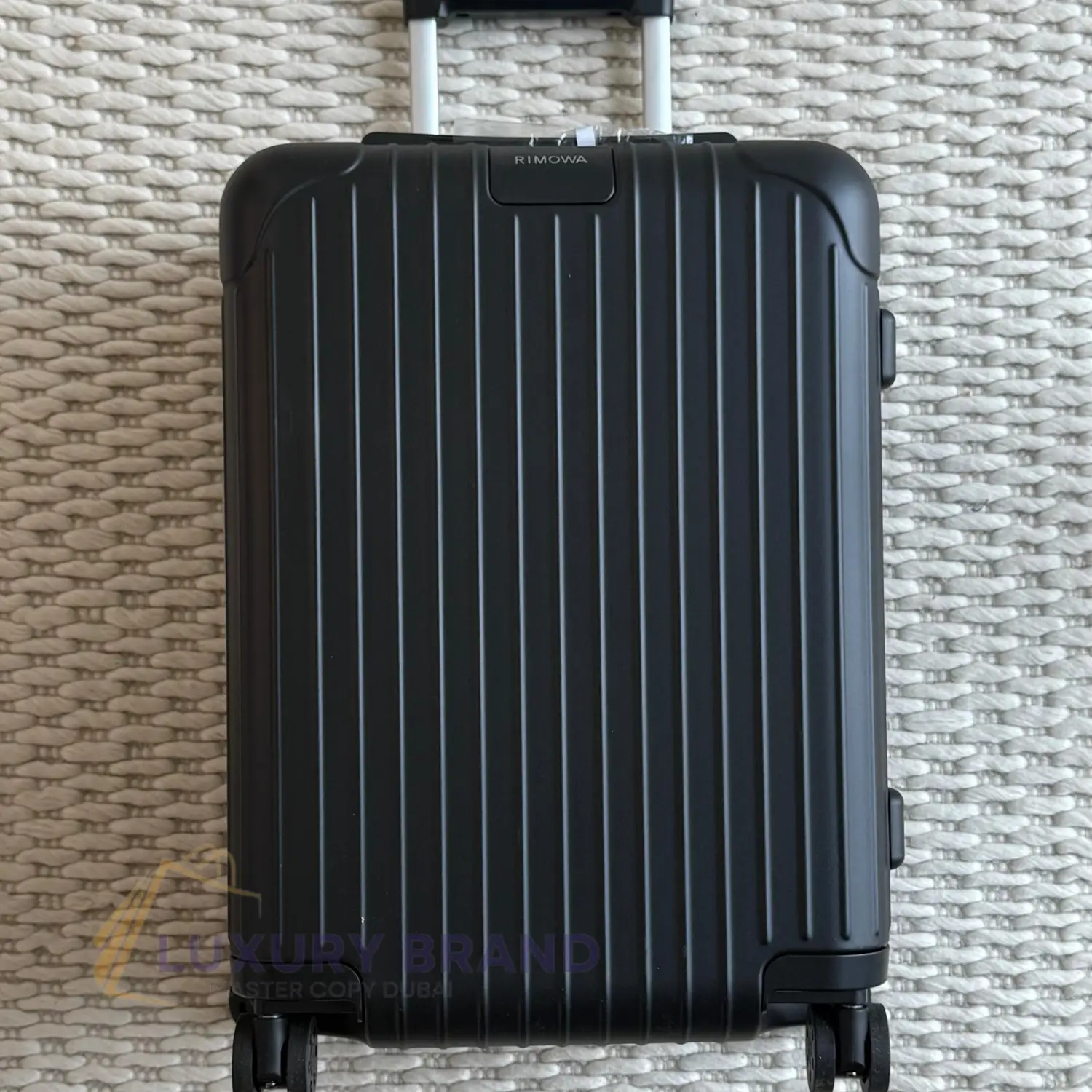 RIMOWA Essential Sleeve Cabin Suitcase RIMOWA Essential Sleeve Cabin Suitcase